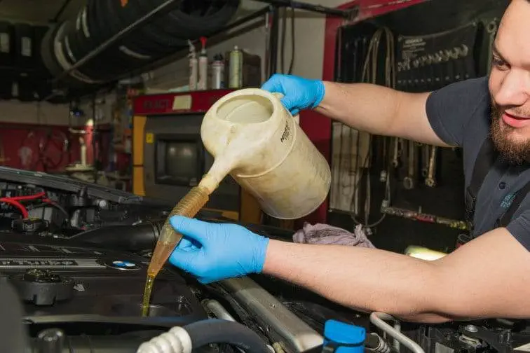 Dienstleistungen Autoservice Pekutech Reifen + Service und Autowerkstatt Ottenbach